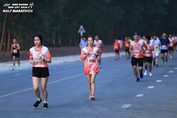 BINH DUONG NEW CITY HALF MARATHON 2024 - Ảnh #1750535