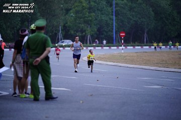 BINH DUONG NEW CITY HALF MARATHON 2024 - Ảnh #1724961