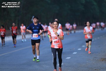 BINH DUONG NEW CITY HALF MARATHON 2024 - Ảnh #1750612