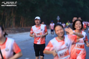 BINH DUONG NEW CITY HALF MARATHON 2024 - Ảnh #1750755