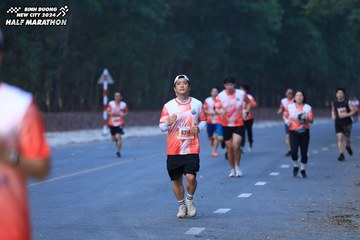 BINH DUONG NEW CITY HALF MARATHON 2024 - Ảnh #1750082