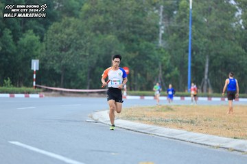 BINH DUONG NEW CITY HALF MARATHON 2024 - Ảnh #1735436