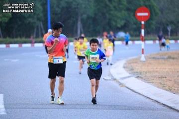BINH DUONG NEW CITY HALF MARATHON 2024 - Ảnh #1725601