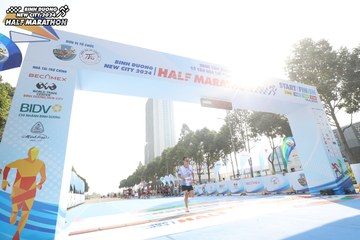 BINH DUONG NEW CITY HALF MARATHON 2024 - Ảnh #1819045