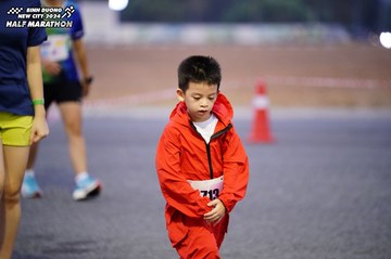 BINH DUONG NEW CITY HALF MARATHON 2024 - Ảnh #1725829