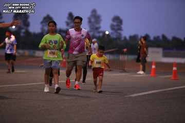 BINH DUONG NEW CITY HALF MARATHON 2024 - Ảnh #1728455