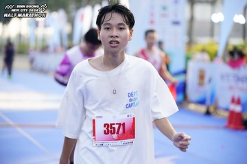 BINH DUONG NEW CITY HALF MARATHON 2024 - Ảnh #1762234