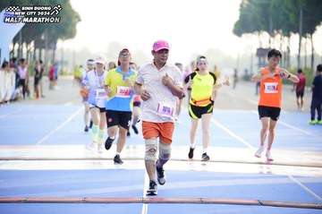 BINH DUONG NEW CITY HALF MARATHON 2024 - Ảnh #1762636