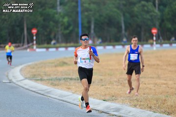 BINH DUONG NEW CITY HALF MARATHON 2024 - Ảnh #1735323