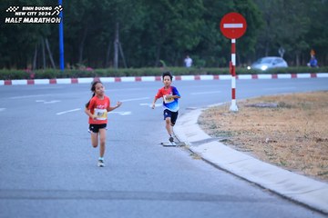 BINH DUONG NEW CITY HALF MARATHON 2024 - Ảnh #1726129