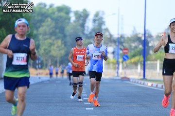 BINH DUONG NEW CITY HALF MARATHON 2024 - Ảnh #1766274