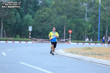 BINH DUONG NEW CITY HALF MARATHON 2024 - Ảnh #1735956