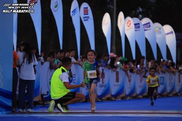 BINH DUONG NEW CITY HALF MARATHON 2024 - Ảnh #1729150
