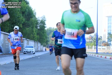 BINH DUONG NEW CITY HALF MARATHON 2024 - Ảnh #1766495