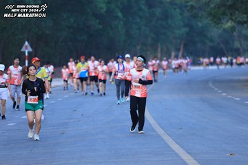BINH DUONG NEW CITY HALF MARATHON 2024 - Ảnh #1750789