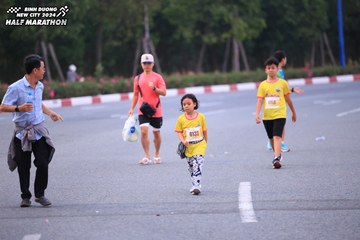 BINH DUONG NEW CITY HALF MARATHON 2024 - Ảnh #1727071