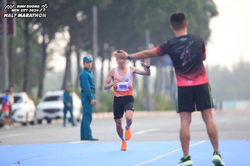 BINH DUONG NEW CITY HALF MARATHON 2024 - Ảnh #1738476