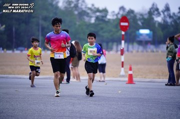 BINH DUONG NEW CITY HALF MARATHON 2024 - Ảnh #1725237