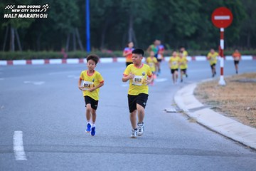 BINH DUONG NEW CITY HALF MARATHON 2024 - Ảnh #1726272