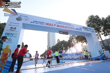 BINH DUONG NEW CITY HALF MARATHON 2024 - Ảnh #1738098
