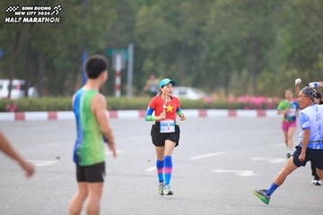 BINH DUONG NEW CITY HALF MARATHON 2024 - Ảnh #1736203
