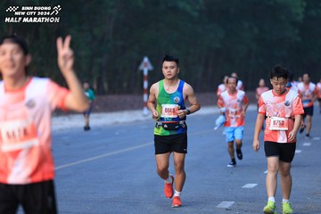 BINH DUONG NEW CITY HALF MARATHON 2024 - Ảnh #1750381