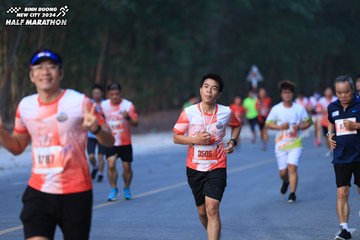 BINH DUONG NEW CITY HALF MARATHON 2024 - Ảnh #1750576