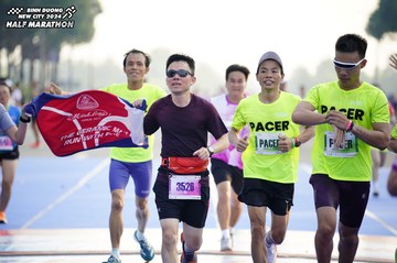 BINH DUONG NEW CITY HALF MARATHON 2024 - Ảnh #1762505