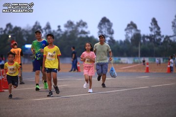BINH DUONG NEW CITY HALF MARATHON 2024 - Ảnh #1728084