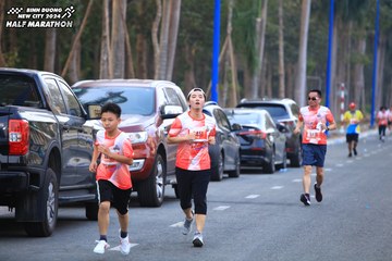 BINH DUONG NEW CITY HALF MARATHON 2024 - Ảnh #1756170