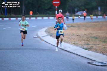 BINH DUONG NEW CITY HALF MARATHON 2024 - Ảnh #1726063