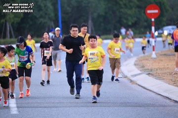BINH DUONG NEW CITY HALF MARATHON 2024 - Ảnh #1726740