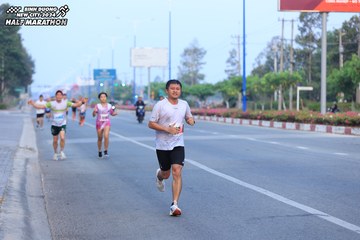 BINH DUONG NEW CITY HALF MARATHON 2024 - Ảnh #1767793