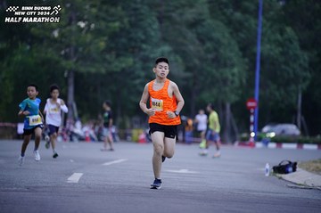 BINH DUONG NEW CITY HALF MARATHON 2024 - Ảnh #1724524