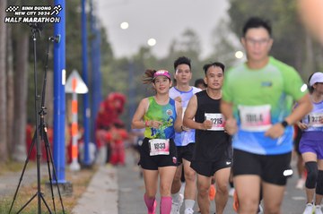 BINH DUONG NEW CITY HALF MARATHON 2024 - Ảnh #1741522