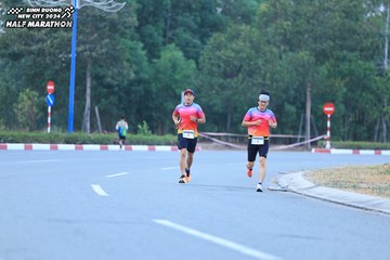 BINH DUONG NEW CITY HALF MARATHON 2024 - Ảnh #1736020