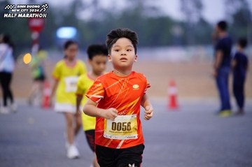 BINH DUONG NEW CITY HALF MARATHON 2024 - Ảnh #1725531