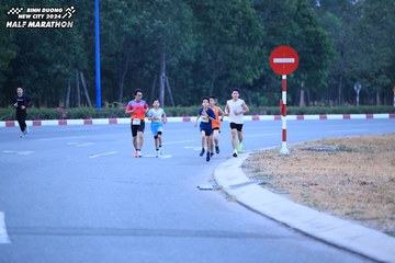 BINH DUONG NEW CITY HALF MARATHON 2024 - Ảnh #1726009
