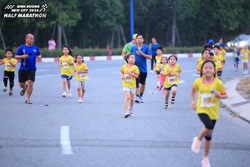BINH DUONG NEW CITY HALF MARATHON 2024 - Ảnh #1726636