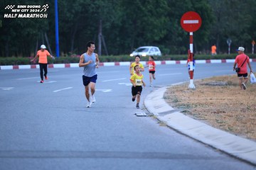 BINH DUONG NEW CITY HALF MARATHON 2024 - Ảnh #1726080