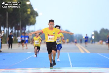 BINH DUONG NEW CITY HALF MARATHON 2024 - Ảnh #1727490