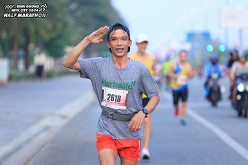BINH DUONG NEW CITY HALF MARATHON 2024 - Ảnh #1769454