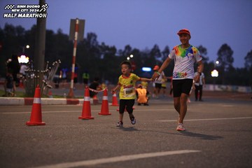 BINH DUONG NEW CITY HALF MARATHON 2024 - Ảnh #1728486