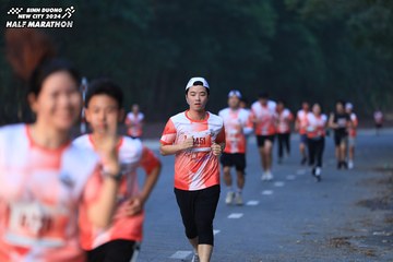 BINH DUONG NEW CITY HALF MARATHON 2024 - Ảnh #1750063