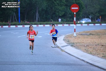BINH DUONG NEW CITY HALF MARATHON 2024 - Ảnh #1726132