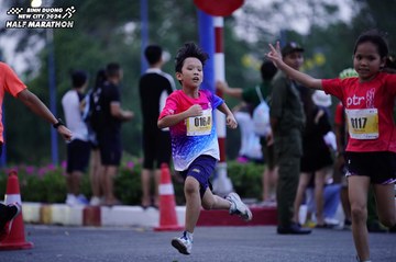 BINH DUONG NEW CITY HALF MARATHON 2024 - Ảnh #1725047