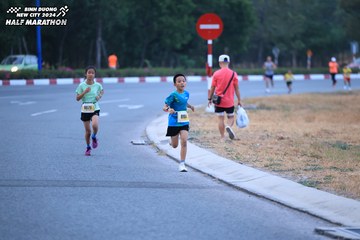 BINH DUONG NEW CITY HALF MARATHON 2024 - Ảnh #1726058