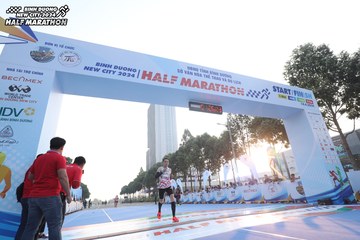 BINH DUONG NEW CITY HALF MARATHON 2024 - Ảnh #1819385