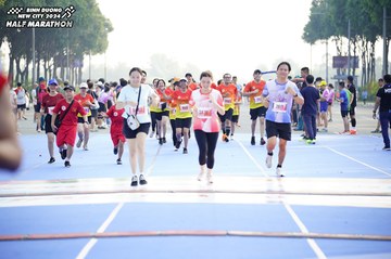 BINH DUONG NEW CITY HALF MARATHON 2024 - Ảnh #1758875