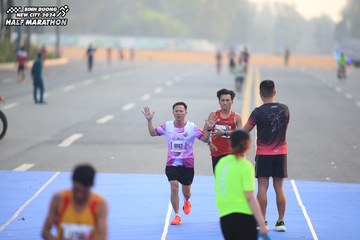 BINH DUONG NEW CITY HALF MARATHON 2024 - Ảnh #1739373